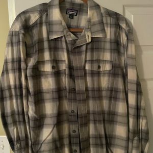 Men’s Patagonia Button-down flannel- Large